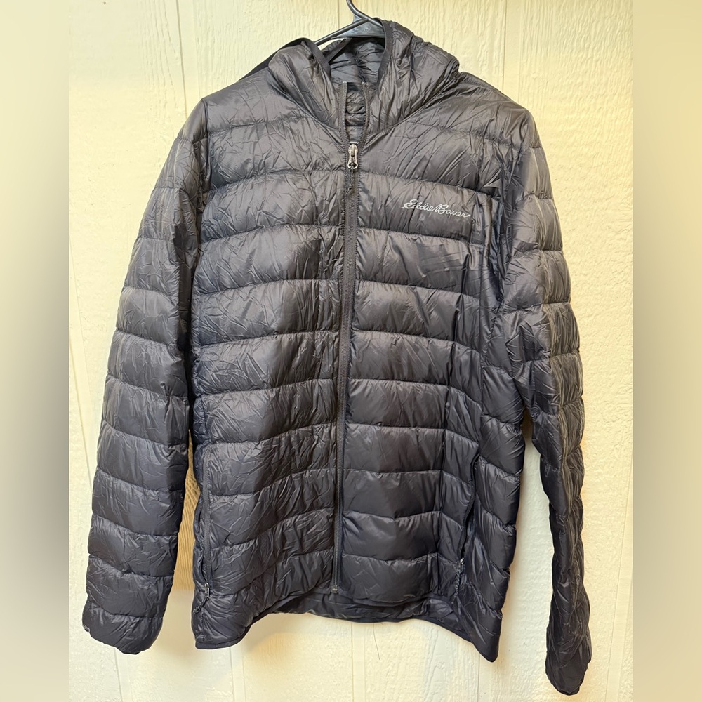 Eddie Bauer Men's Cirruslite 650 fill Black down Puffer hooded Jacket